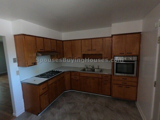 Photo - 6129 Laurel Hall Dr