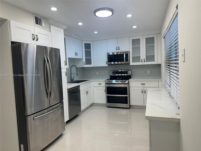 Photo - 3520 Oaks Way Unit 108