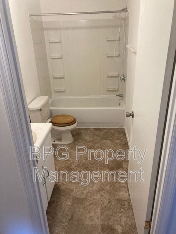 Photo - 123 Circle Dr Unit 19