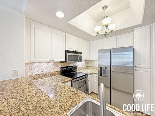9293 Regents Rd Unidad C305