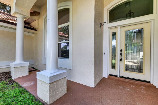 118 W Magnolia Ave