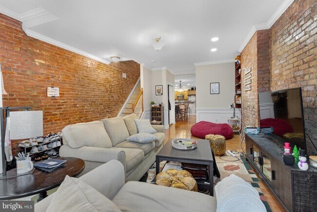 Photo - 2229 St Albans St
