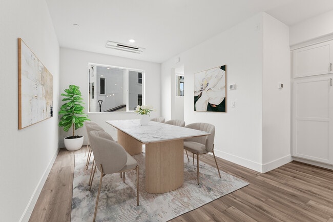 Photo - 1375 California Cir