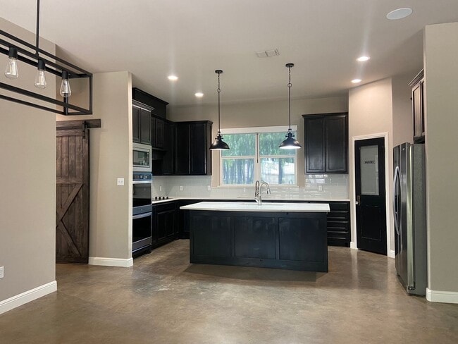 Photo - 501 Monna Ct