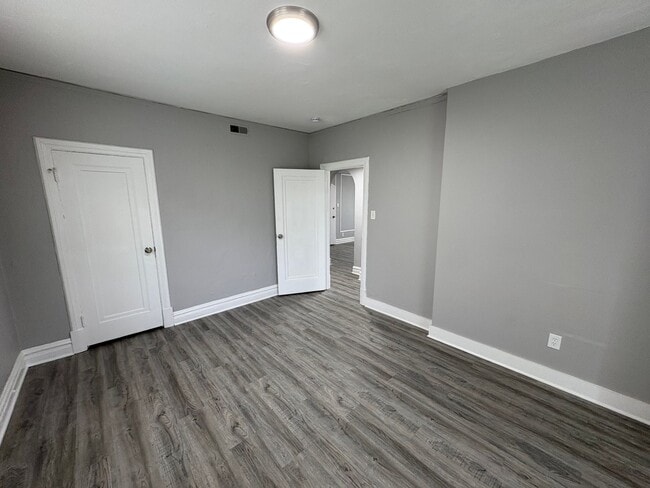 5345-49 Cabanne