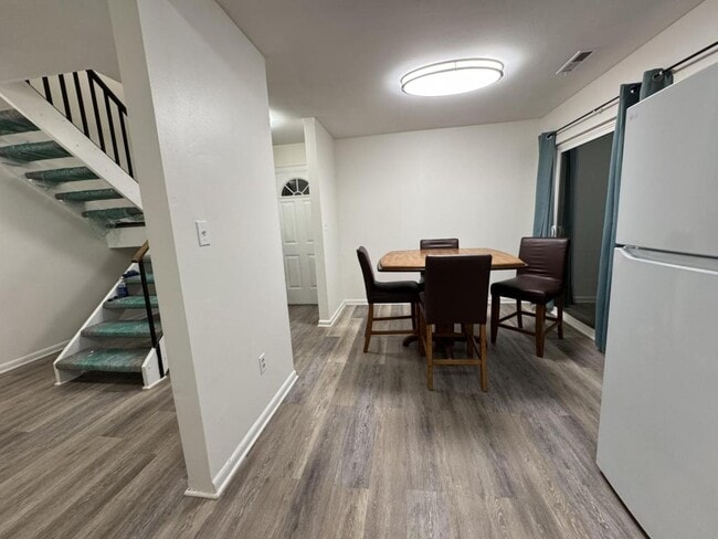 Photo - 314 College Park Dr