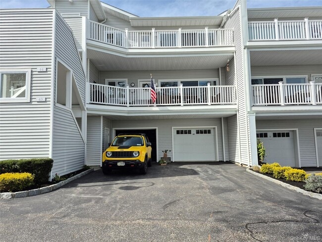 Building Photo - 44 Fox Hill Dr