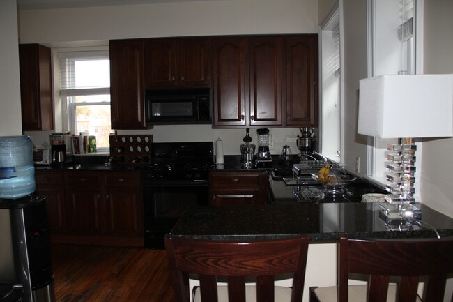 Photo - 1423 R St NW Unit 305