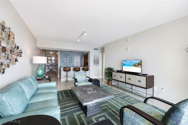 Photo - 3000 Oasis Grand Blvd Unidad 2402