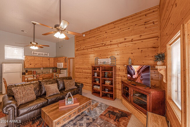 Photo - 1042 S Hunter Creek Dr