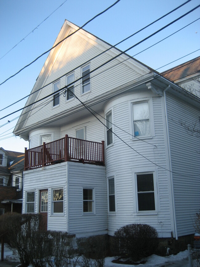 Building Photo - 32 Gordon St Unit 1 Rental