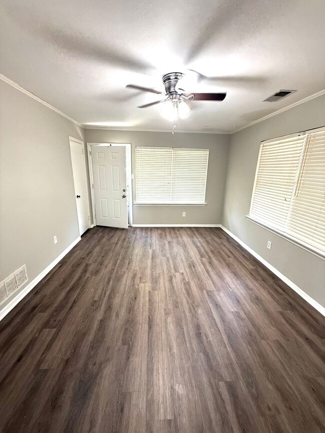 Photo - ** 3 Bed 1 Bath located in Grove Hill Estates ** Call 334-366-9198 to schedule a self tour
