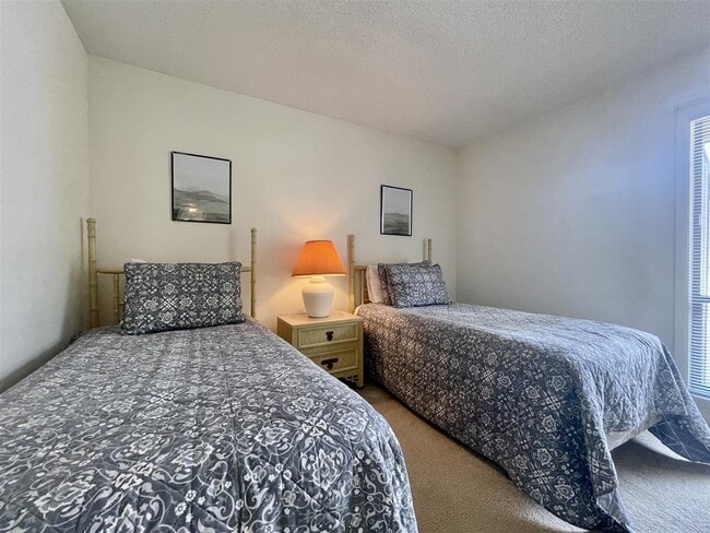 Photo - 800 St Andrews DriveLinville Gdns