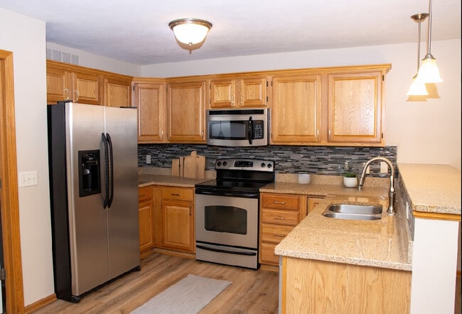 Photo - 8248 S 85th St