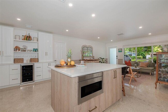 Photo - 3 bedroom in Miami FL 33023