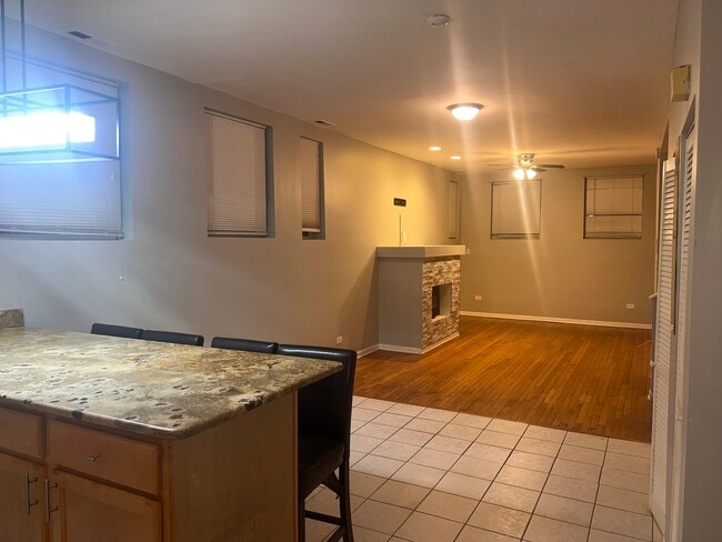 Photo - 1430 E 69th St