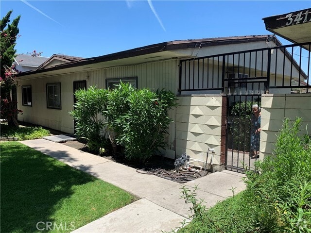 Building Photo - 3411 W Orange Ave Unit 5 Rental