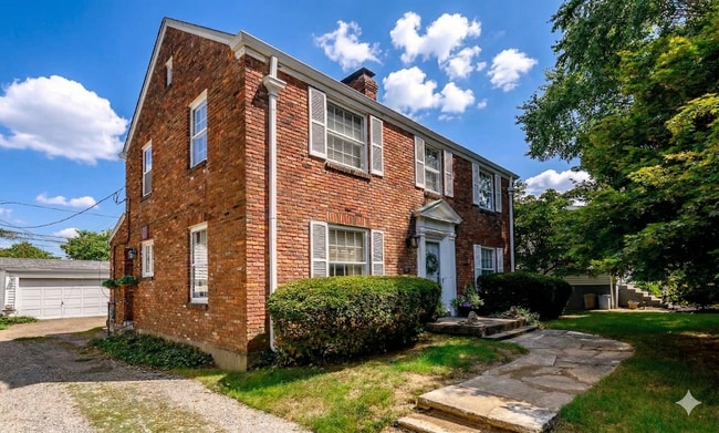 Photo - 2223 Saratoga Dr