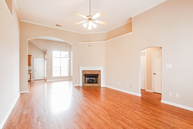 Photo - 1112 Averett Ln