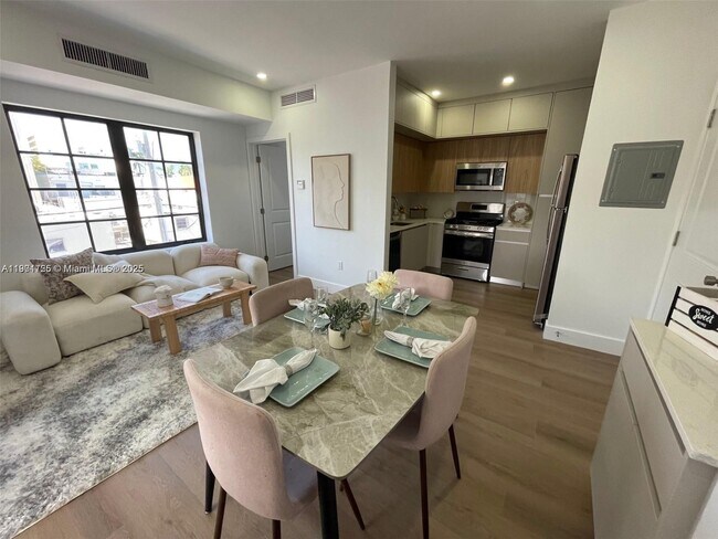 Photo - 1619 Jefferson Ave Unidad 203