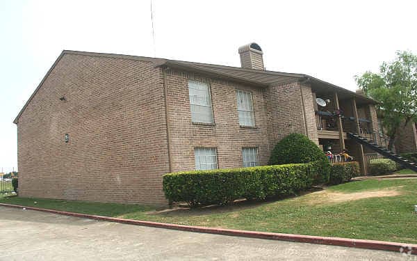 South Chase Apartments - South Chase Apartments