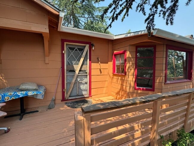 Photo - ECLECTIC ASHLAND RETREAT WTIH PARK LIKE YARD & UTILITIES