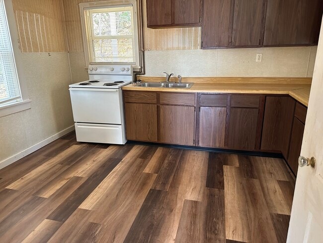 Photo - 310 Edward St.