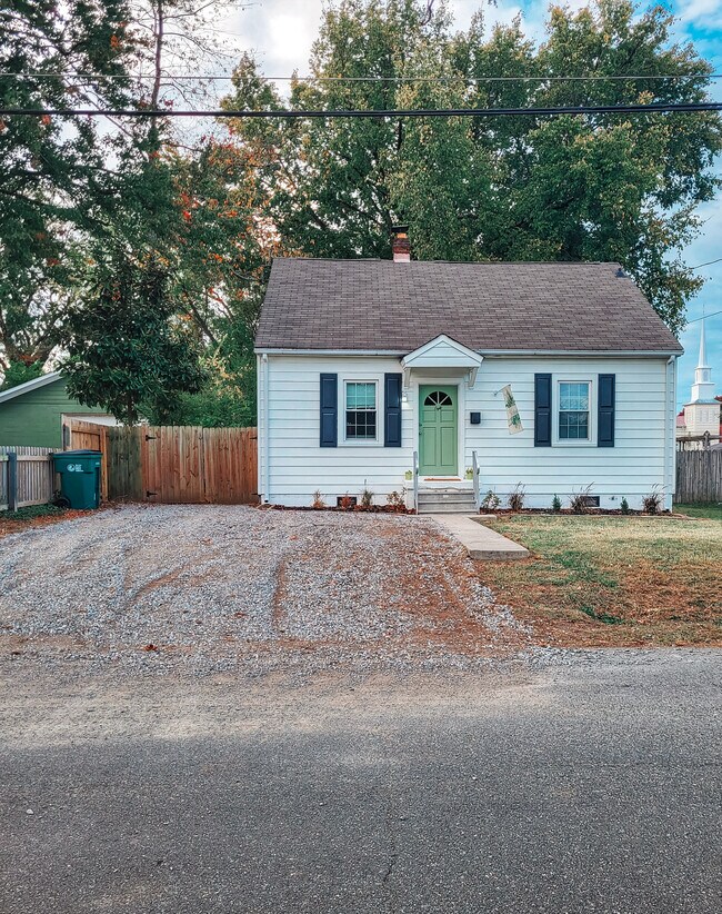 8 N Ivy Ave House House Rental in Highland Springs, VA