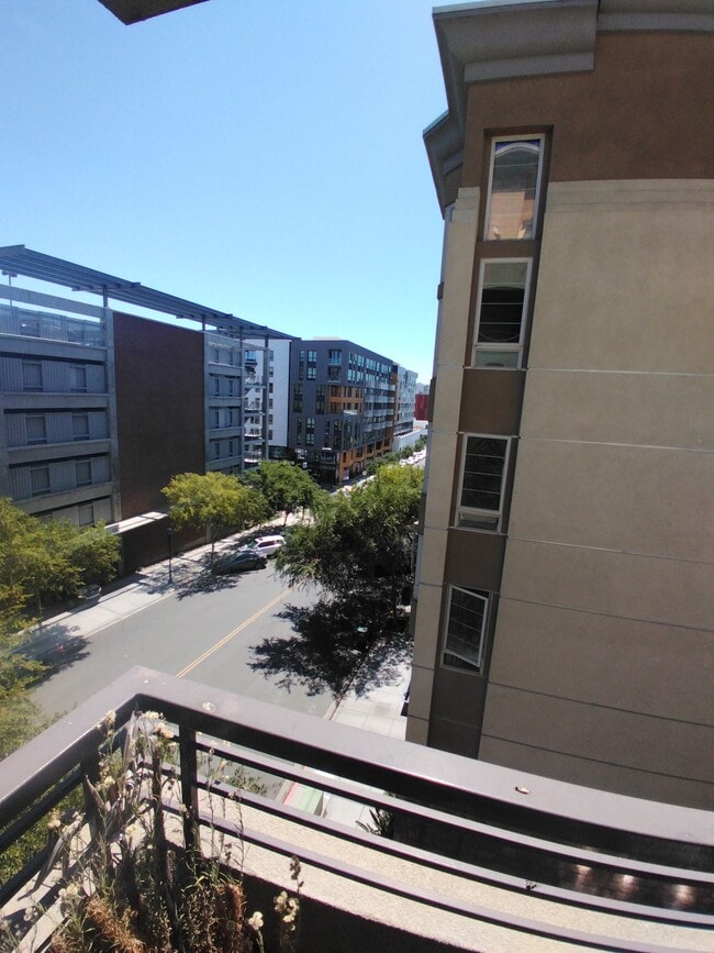 Building Photo - 1465 C St Unit 3421 Rental