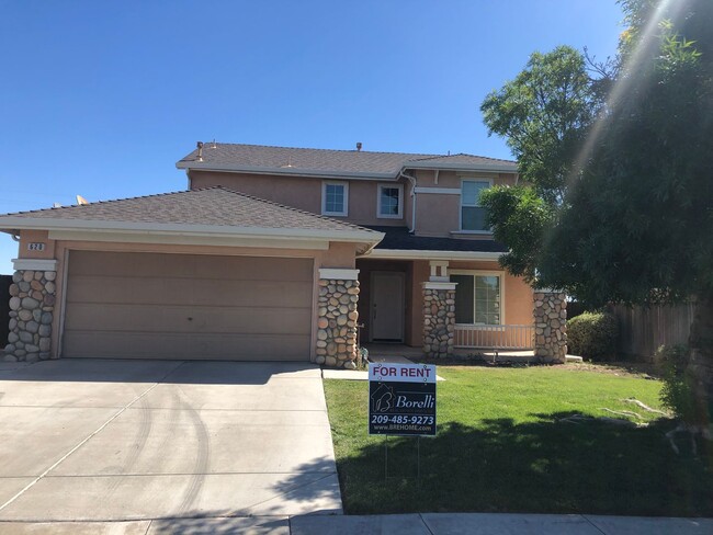 A house in town with Beautiful Country Views! - A house in town with Beautiful Country Views!