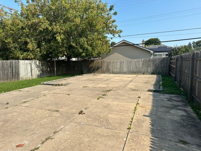 Photo - 24924 Lexington Ave