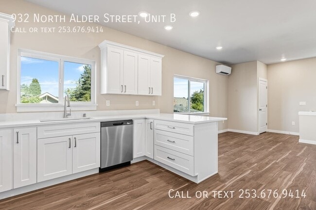 Photo - 932 N Alder St