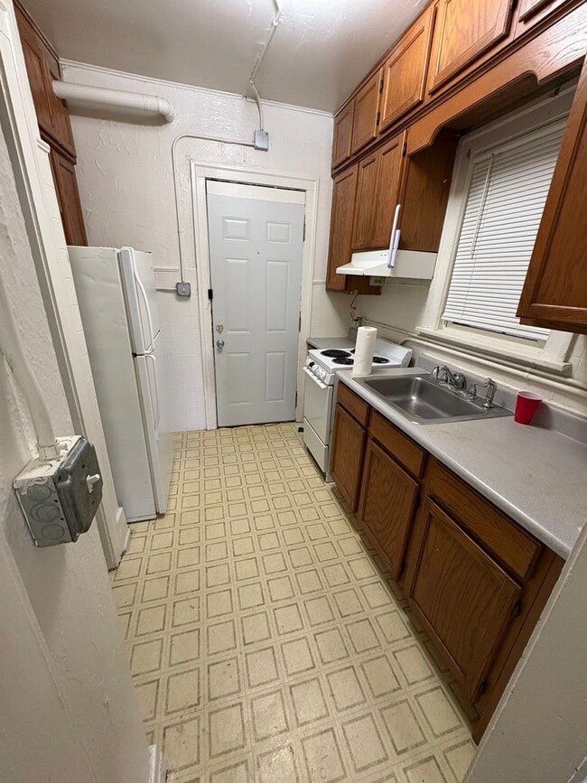 Photo - 608 Wellington St Unit A3