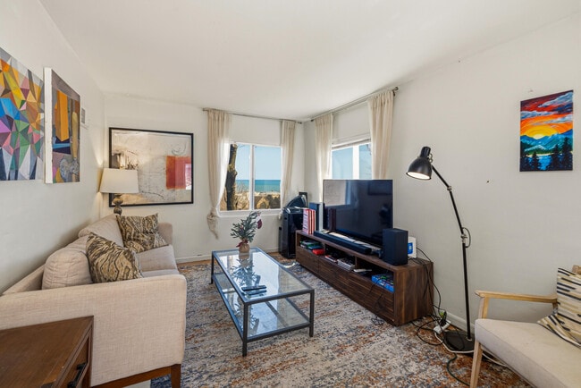 Photo - 446 N Powers St