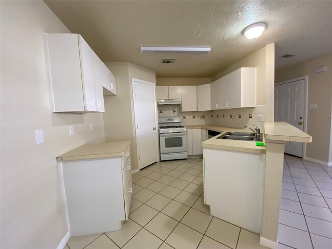Photo - 311 Willowick St