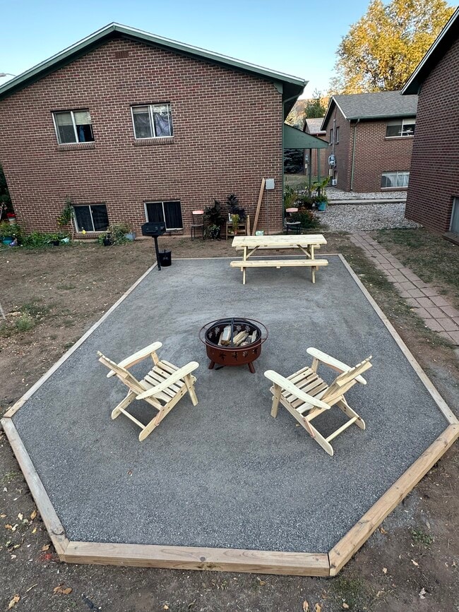 Building Photo - 926 James Ct Unit 2