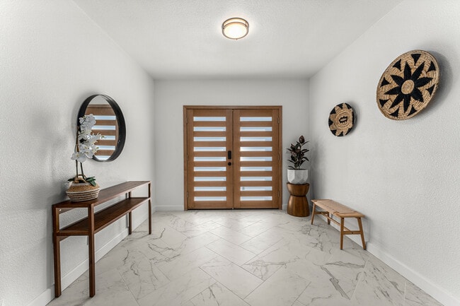 Photo - 623 W 42nd St Unidad Main