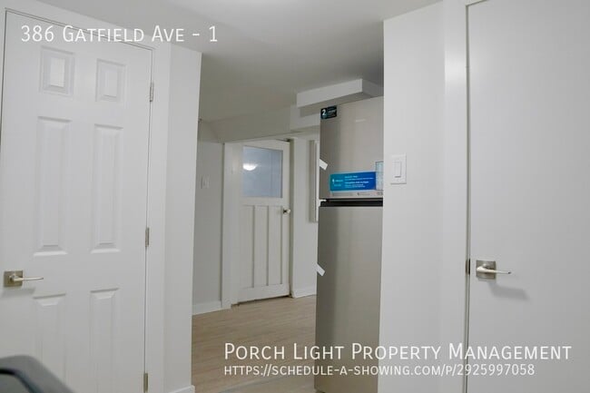 Photo - 1 Bedroom Private Unit with Laundry and Parking Unit 1