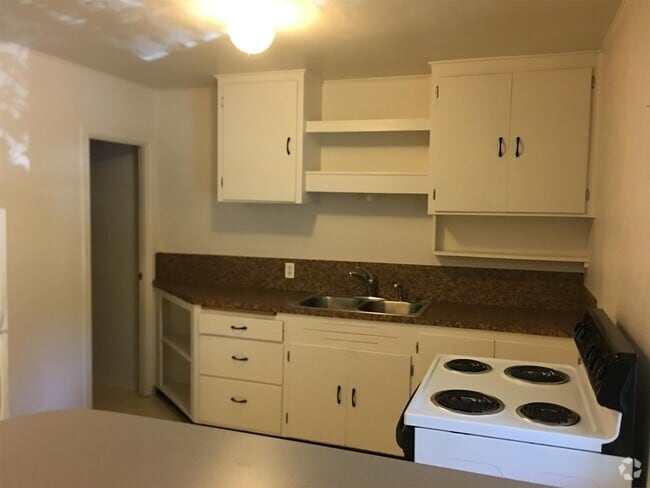 Building Photo - 7706 Pioneer Way Rental