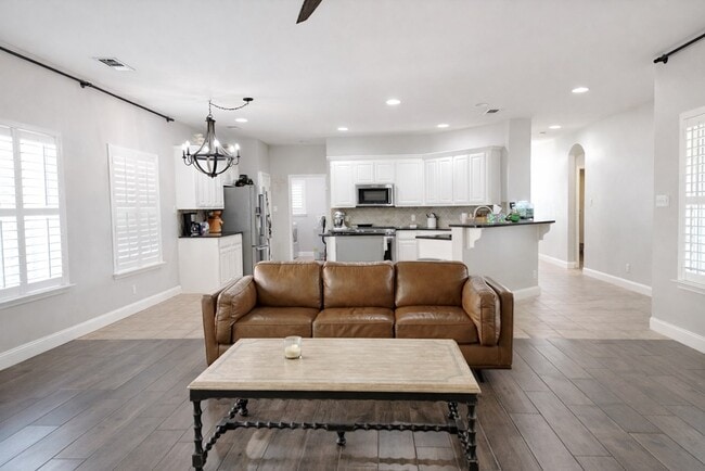 Photo - 2917 Dustin Dr