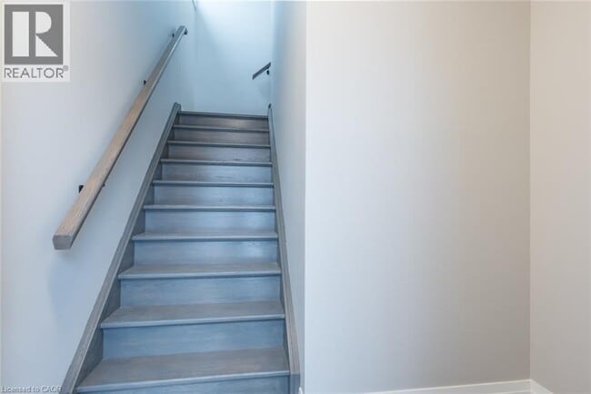 Photo - 32 THIRD Avenue Unit# Upper Unit Upper