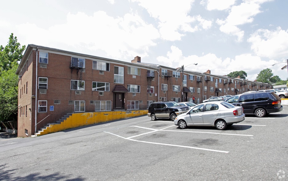 Stuyvesant Gardens Apartments For Rent in Irvington, NJ