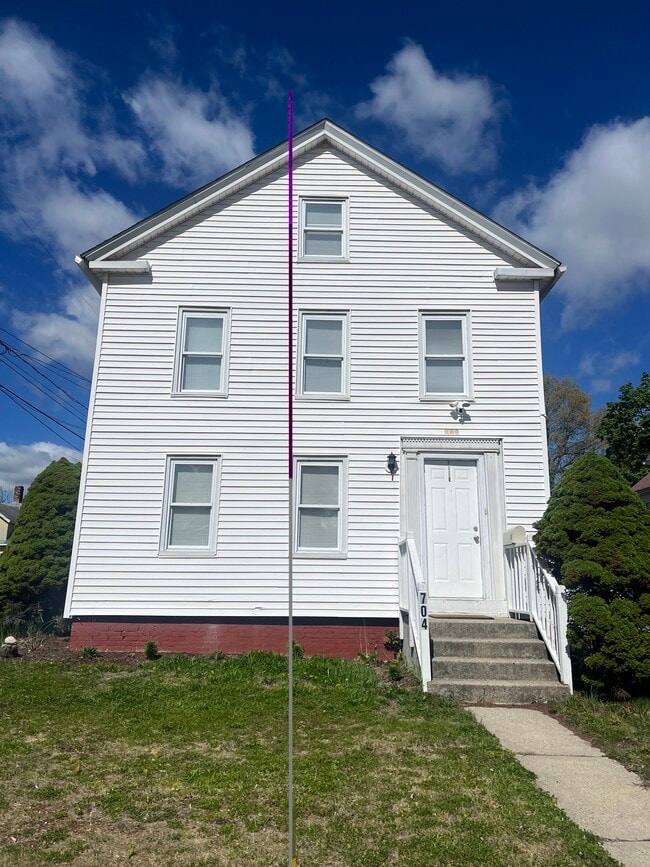 Building Photo - 704 Enfield St Unit Apt A