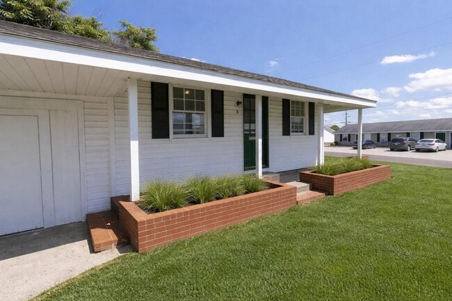 Building Photo - 7460 N Wade School Rd