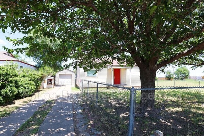 Photo - 115 SE 40th Ave