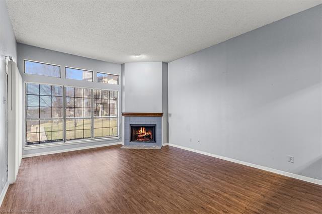 Photo - 143 Henry Chandler Dr