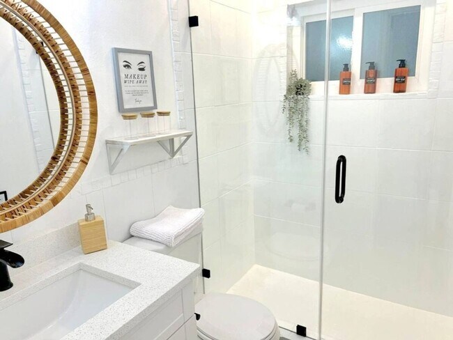 Photo - Stylish Heated Pool House  Near the Beach