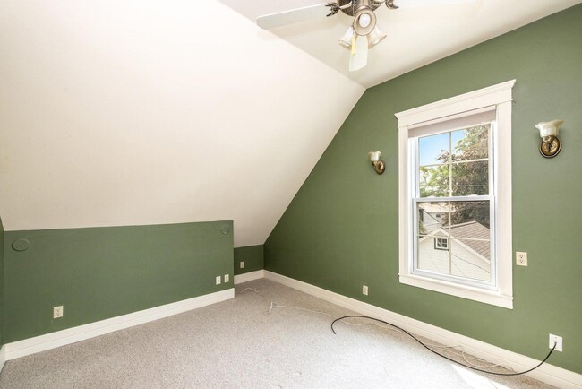 Photo - 921 E Colfax Pl Apartment