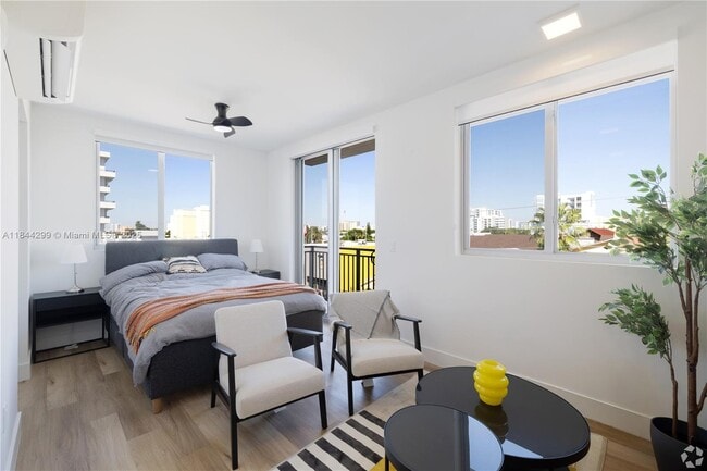 Photo - 650 SW 1st St Unidad 206