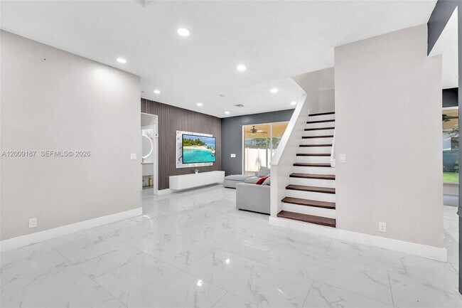 Photo - 5040 Willow Pond Rd W